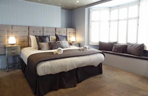 Kemptown House | Darling By the Seaside - By Crown Gardens Holiday Homes