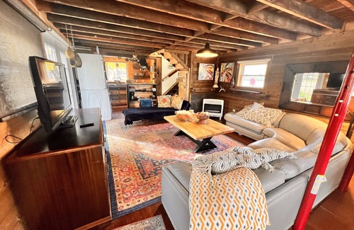 Castile Cottage | Darling cottage near entrance to Letchworth State Park overlooking Silver Lake!