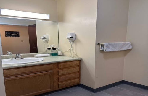 Downtown Pittsburgh Apartment | Darling Downtown Delightful Entire Efficiency APT!