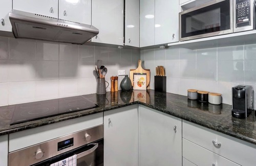 Darling Harbour Apartment | Darling Harbour Delight A Pyrmont Scandi chic Stay