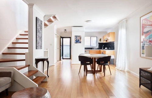Darlington Apartment | Darlington Hideaway - Convenient location