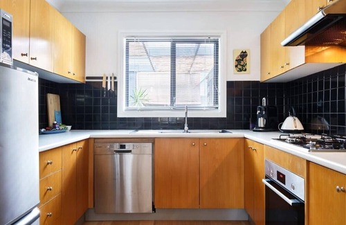 Darlington Apartment | Darlington Hideaway - Convenient location