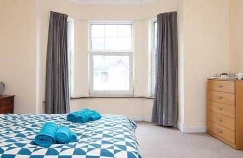 Shirley House | Darwin road guest house room 2
