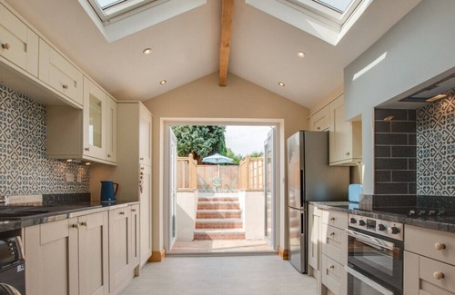 Bala House | Dau Ddeg Saith - Two Bedroom House, Sleeps 4