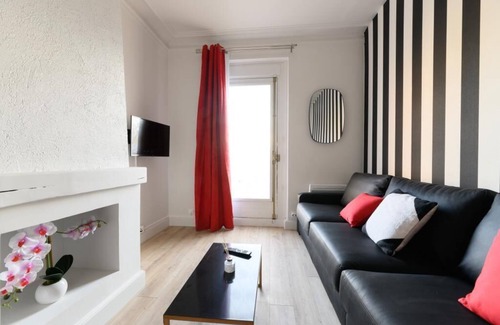 Auteuil Apartment | Daumier, 2 Bdrs, 6-8 people, Flat near La Seine, Great Location