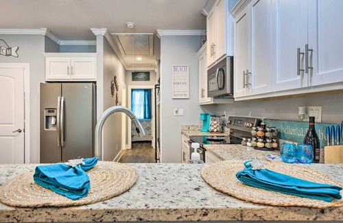 Dauphin Island Condo | Dauphin Island Retreat: 2 Blocks to Beach!
