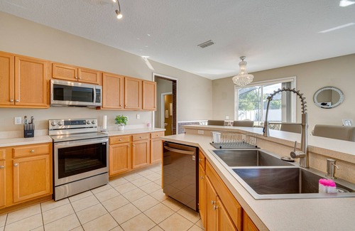 Legacy Park House | Davenport Home w/Private Pool: 9 Mi to Disney!