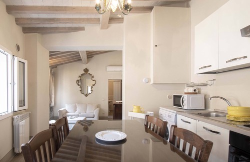 Sant' Ambrogio Apartment | David Apartments - Michelangelo