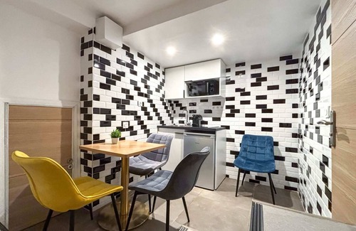 Amerique Apartment | David D Angers 43 - One Bedroom Apartment, Sleeps 4