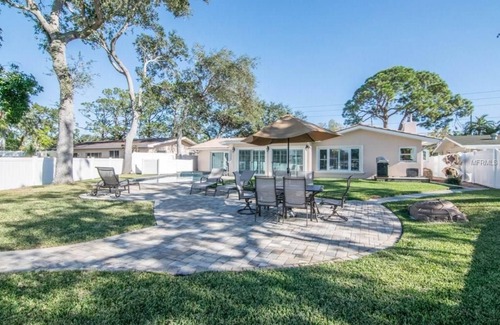Anona House | Day's By The Bay-Largo.LIVE the DREAM.LUXURY