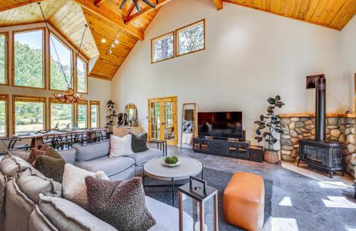 Naches House | Day Trip to White Pass Luxe Cabin on Naches River