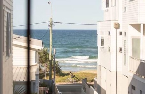 Currumbin Apartment | Daybreak Loft Summary