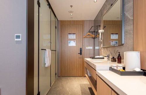 Changning Hotel | Dayin Serene Garden Hotel - Shanghai Hongqiao North Xinjing Metro Station