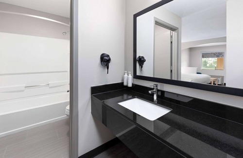 North Little Rock Hotel | Days Inn by Wyndham North Little Rock/Maumelle