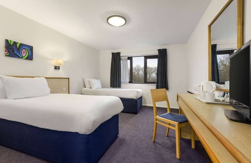 Bridgend Hotel | Days Inn by Wyndham Bridgend Cardiff M4