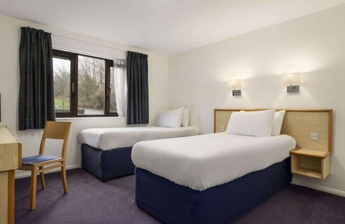 Bridgend Hotel | Days Inn by Wyndham Bridgend Cardiff M4
