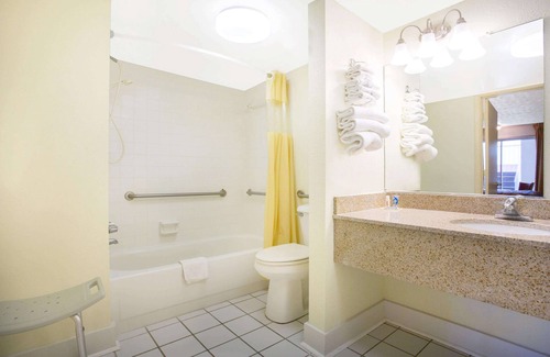 Bermuda Hotel | Days Inn by Wyndham Chester