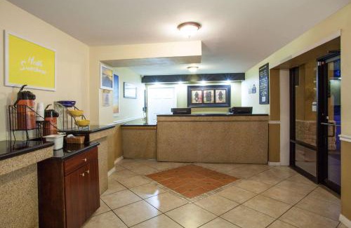 Daytona Beach Hotel | Days Inn by Wyndham Daytona Beach Speedway