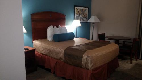 Englewood Hotel | Days Inn by Wyndham Englewood Dayton Airport