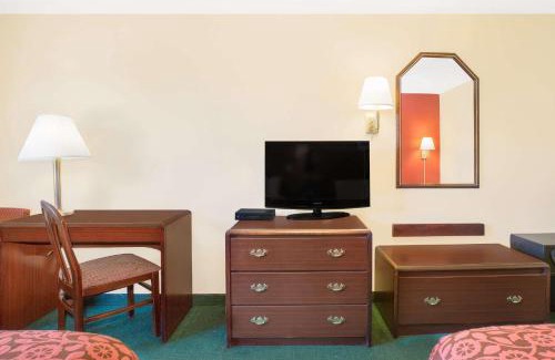 Lincoln Hotel | Days Inn by Wyndham Lincoln