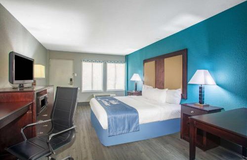 Mobile Hotel | Days Inn by Wyndham Mobile I-65