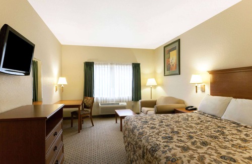 Southside Hotel | Days Inn by Wyndham San Antonio at Palo Alto