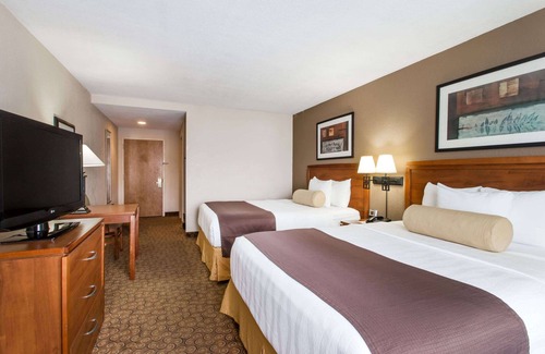 Fort Pierce Hotel | Days Inn & Suites by Wyndham Fort Pierce I-95