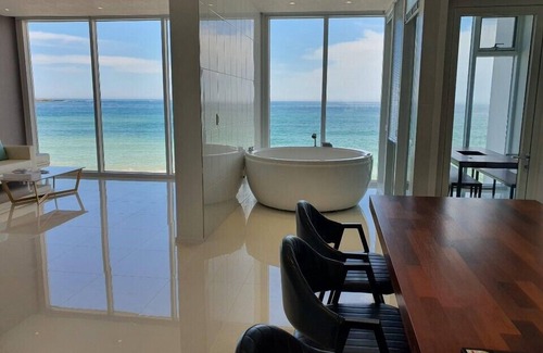 Pohang Villa | Daytona Pool Villa