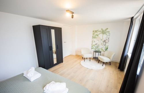 De Bilt Apartment | Dazzling 2 Bed Serviced Apartment 90m2 -ESS38D-