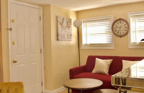 Shaw Apartment | DC Dwtn Apt. w/Modern Interior
