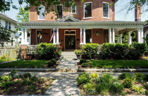 16th Street Heights House | DC Gem 11 Bedrooms/10.5 Baths! Short Stays Available Too!