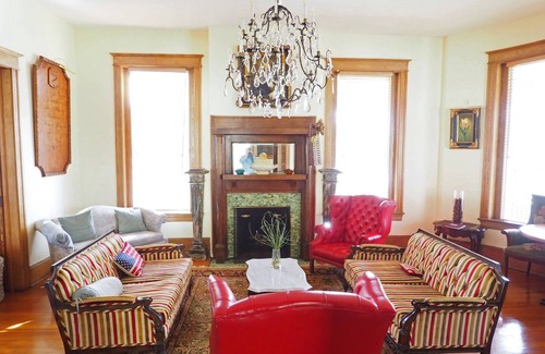 16th Street Heights House | DC Gem 11 Bedrooms/10.5 Baths! Short Stays Available Too!