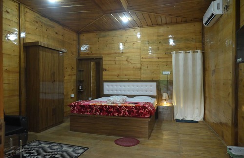 Balipara Hotel | De Aloha Resort