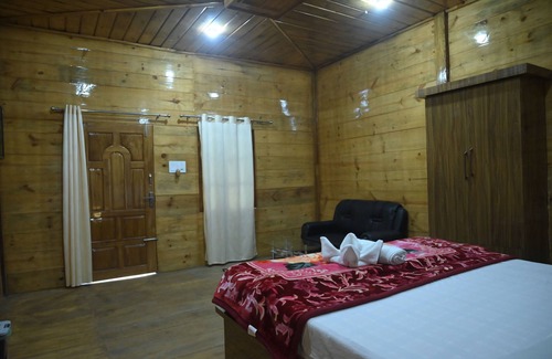 Balipara Hotel | De Aloha Resort