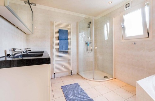 De Goorn Ski Chalet | ✓ De Boet at Park Westerkogge ✓ Holiday home for 6 people ✓ Located in Berkhout (North Holland) ✓ Waterfront holiday resort ✓ Book directly at the resort