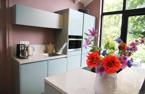 Bergen House | De Bosuil - Two Bedroom Apartment, Sleeps 4
