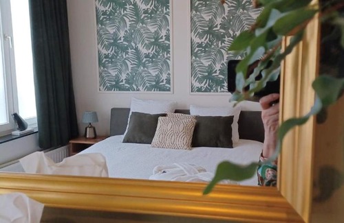 Ieper House | De Galerie - green leaves