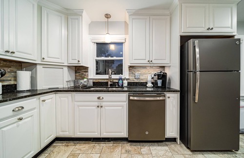 Greenville - Spartanburg House | De Ila's Place-Monthly Rental 5 min from Downtown