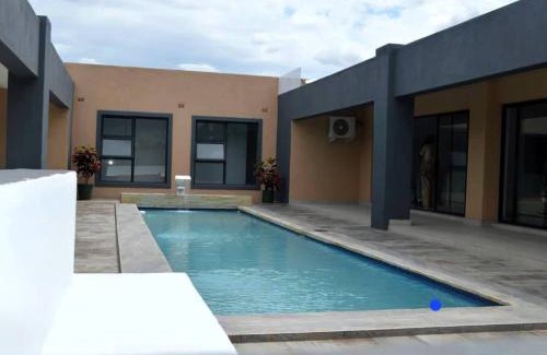 Bulawayo Bed & Breakfast | De Lux Villa