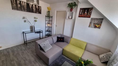 Montbard Apartment | De Manhattan à la savane