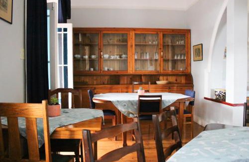 Oudtshoorn Bed & Breakfast | De Oude Yotclub