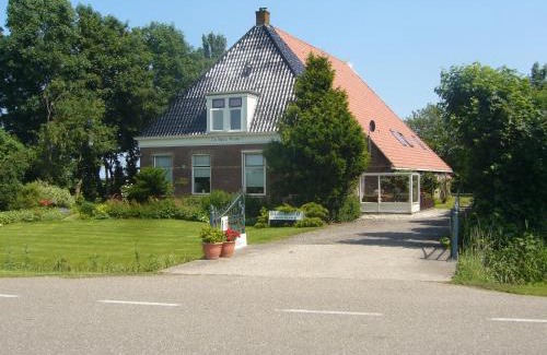 Municipality of De Friese Meren Bed & Breakfast | de Stjelp Pleats