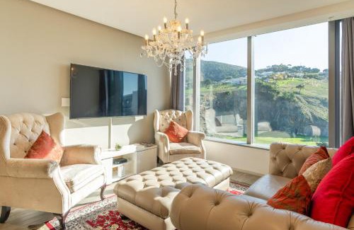 Bo'Kaap Apartment | De Waterkant Luxury by NIVAR