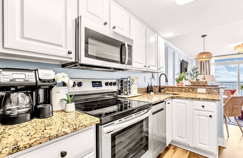 Myrtle Beach Apartment | DEAL! Incredible View, Lux King, Lazy River, Pools