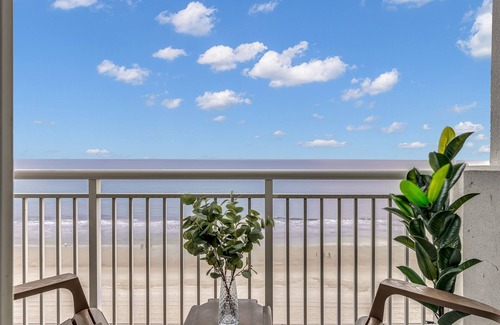 Myrtle Beach Apartment | DEAL! Incredible View, Lux King, Lazy River, Pools