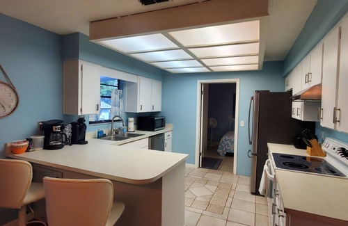 Florida Shores House | DEALS up 2026 BEACH, LARGE POOL, HOTTUB, GRILL,PET, F.YARD,
