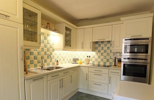 Littledean Cottage | DEAN HALL, romantic, character holiday cottage in Littledean
