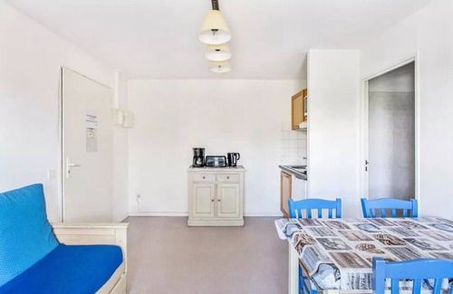 Carnoux-en-Provence Apartment | Debussy Residence - 2 Room Apartment - Comfort - (4 People)