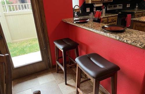 North Overton House | December Availability! Carol of Lights and Winter Graduation!