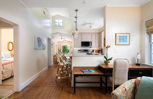 Midtown House | December Reduced-Tranquil Beauty-Private Pool - Outside Lanai-Beaches Nearby
